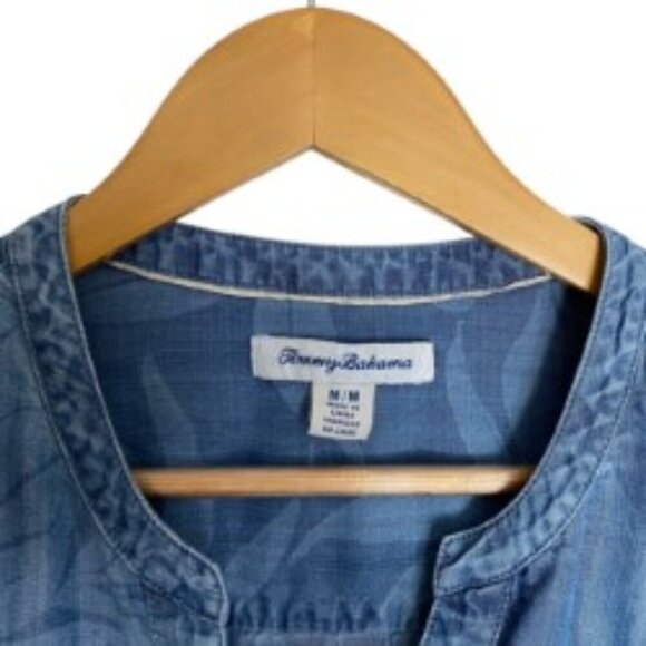 Tommy Bahama Big Sur Blooms Mission Beach Shirt in Skyline Wash Medium - Picture 3 of 4